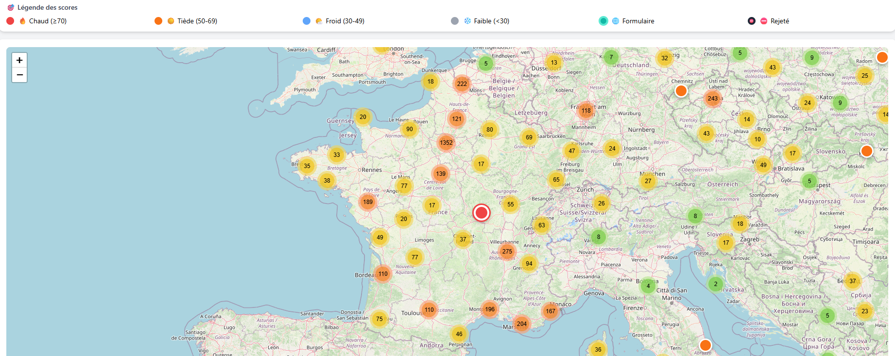 Interactive CRM map - National view of all prospects in France with color-coded markers by status
